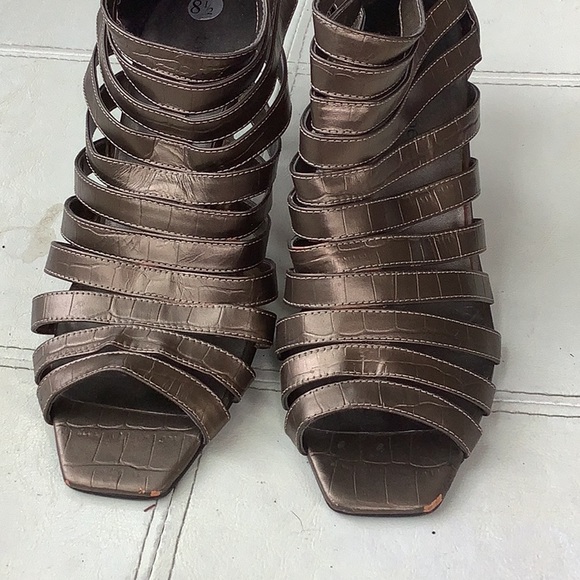 Pewter color Strapped sandals - Picture 8 of 15